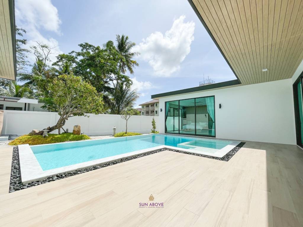 5 Bedroom Pool Villa For Sale In Thalang