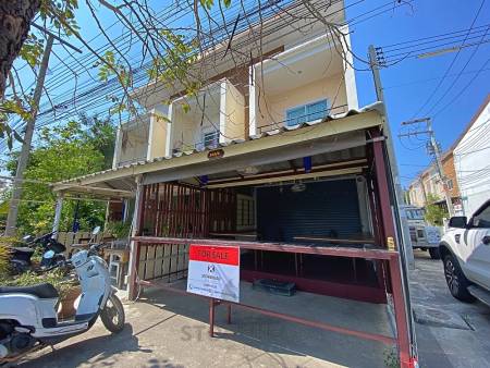 2 Story Townhouse Coffee Shop For Sale in Monmai, Hinlekfai