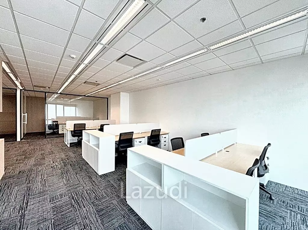 284 SQ.M Office for rent at Rama VI