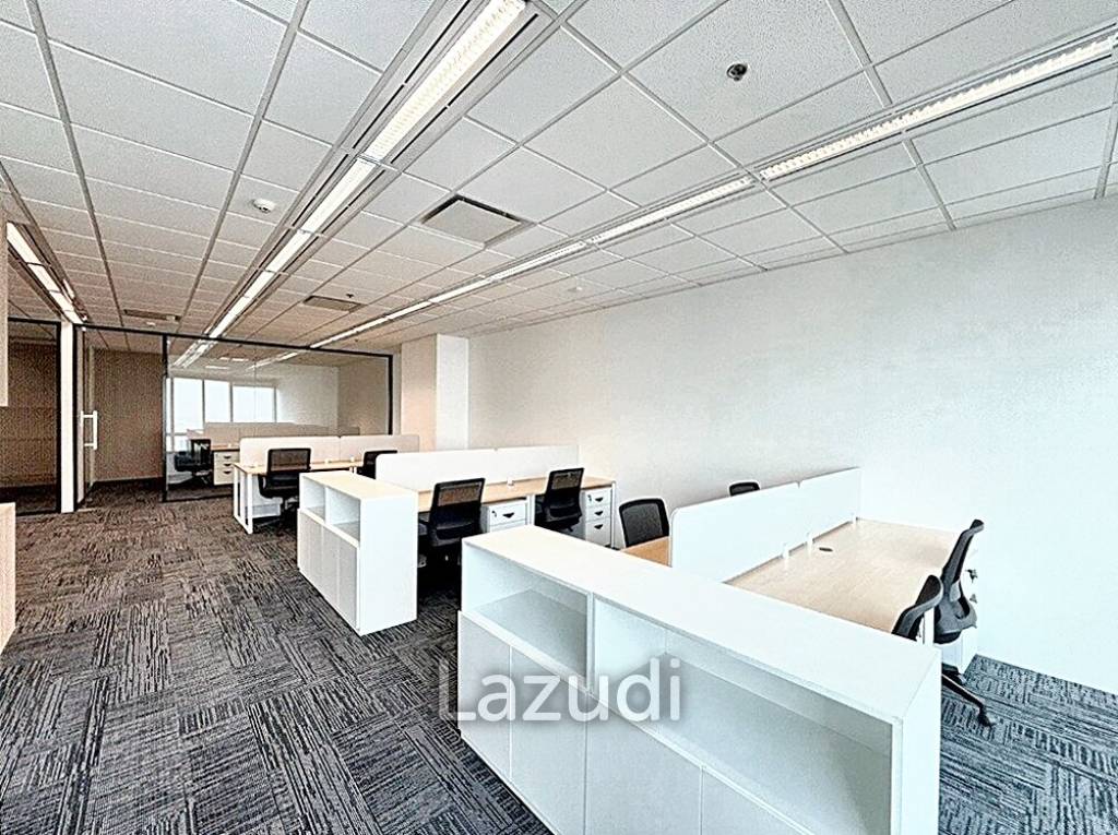 284 SQ.M Office for rent at Rama VI