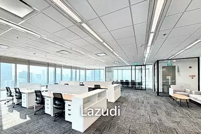 284 SQ.M Office for rent at Rama VI