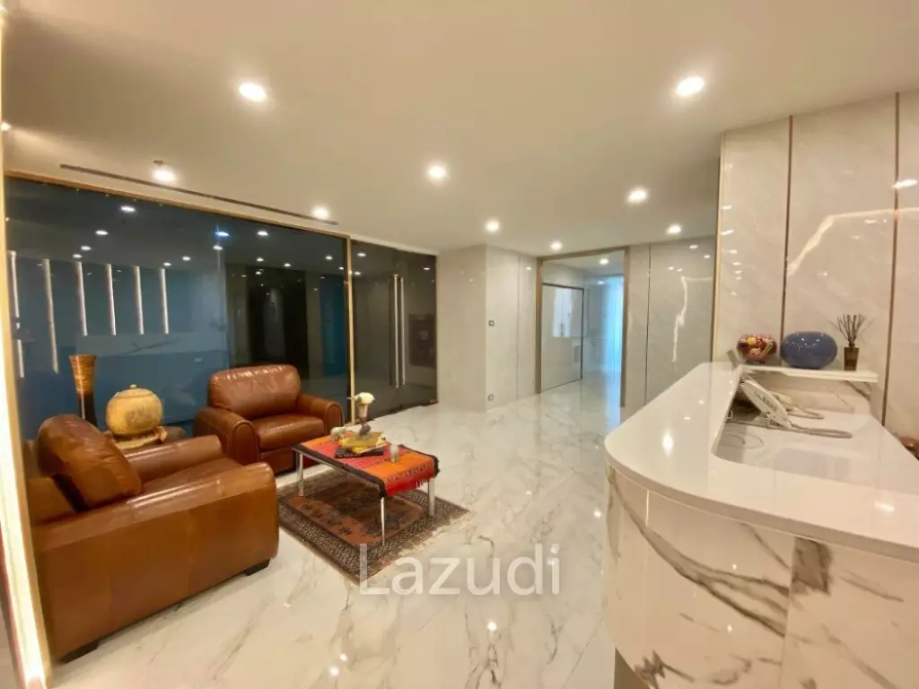210 SQ.M Office for rent in Asoke area