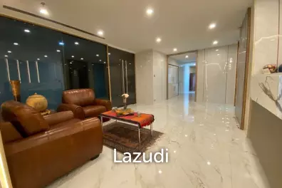 210 SQ.M Office for rent in Asoke area