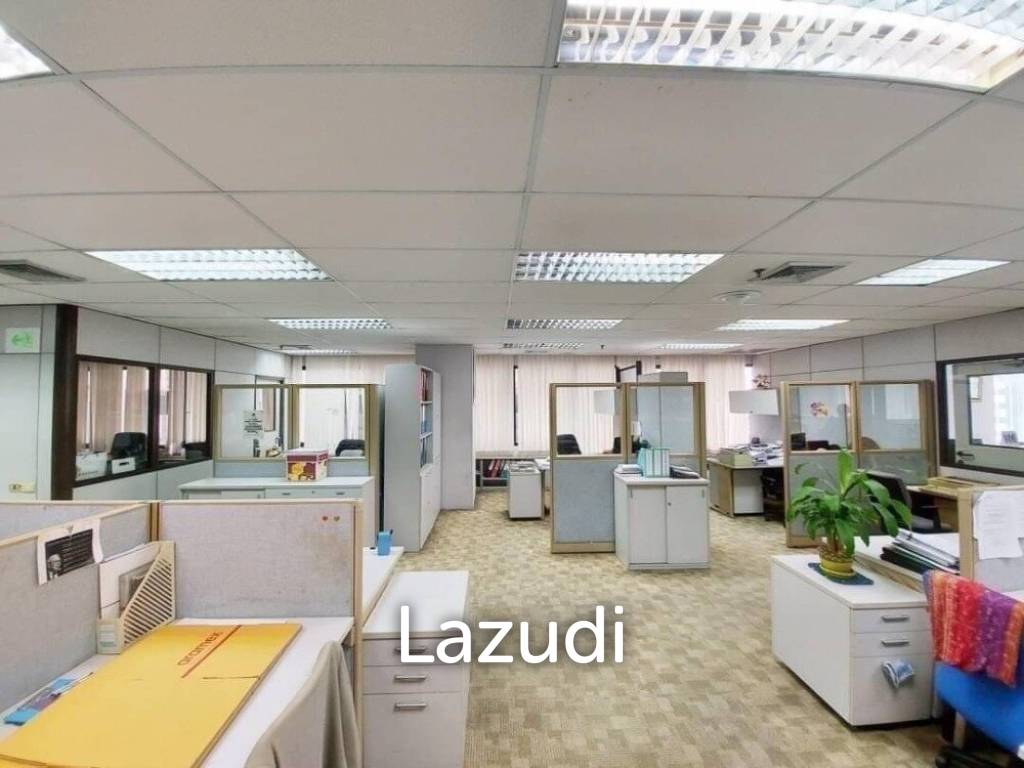 210 SQ.M Office for rent in Asoke area