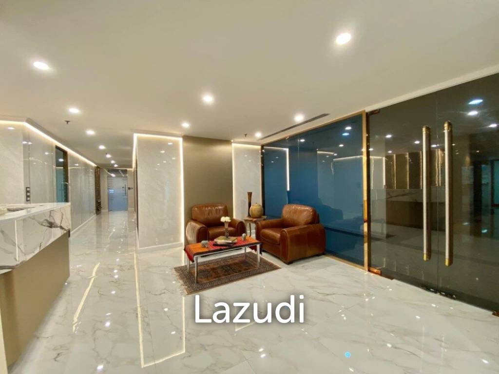 210 SQ.M Office for rent in Asoke area