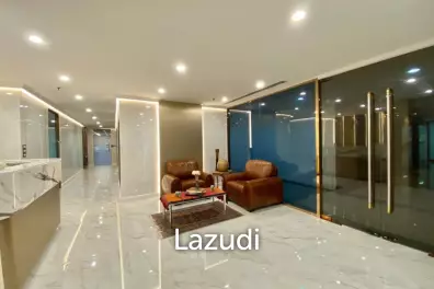 210 SQ.M Office for rent in Asoke area