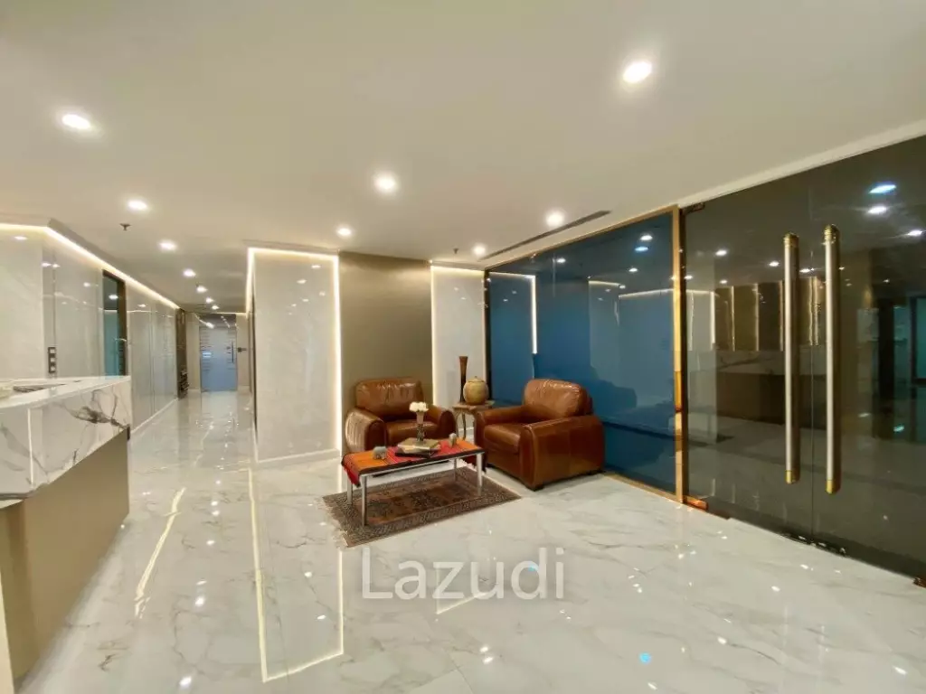 210 SQ.M Office for rent in Asoke area