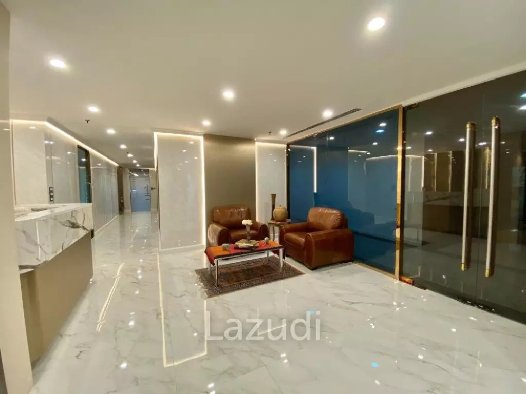 210 SQ.M Office for rent in Asoke area