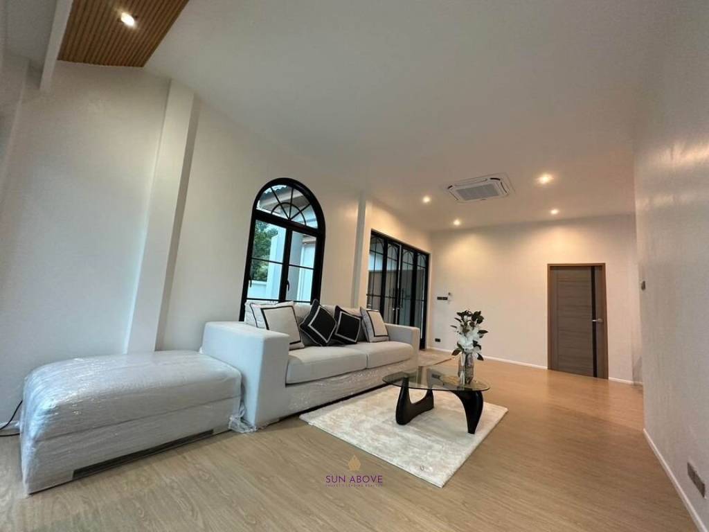 4 Bedroom Pool Villa For Sale  In Muang Phuket