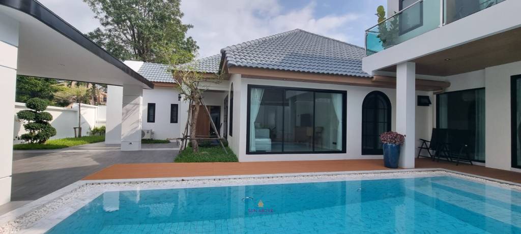 4 Bedroom Pool Villa For Sale  In Muang Phuket