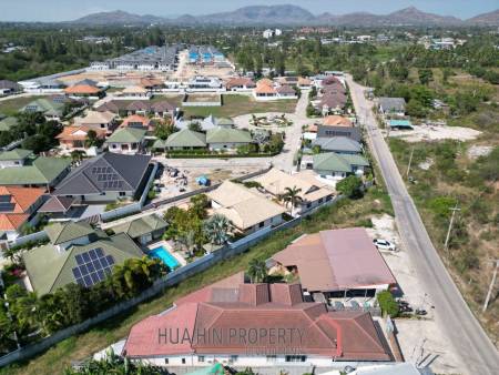 HOUSE + RESTAURANT FOR SALE : 4 bed on good location