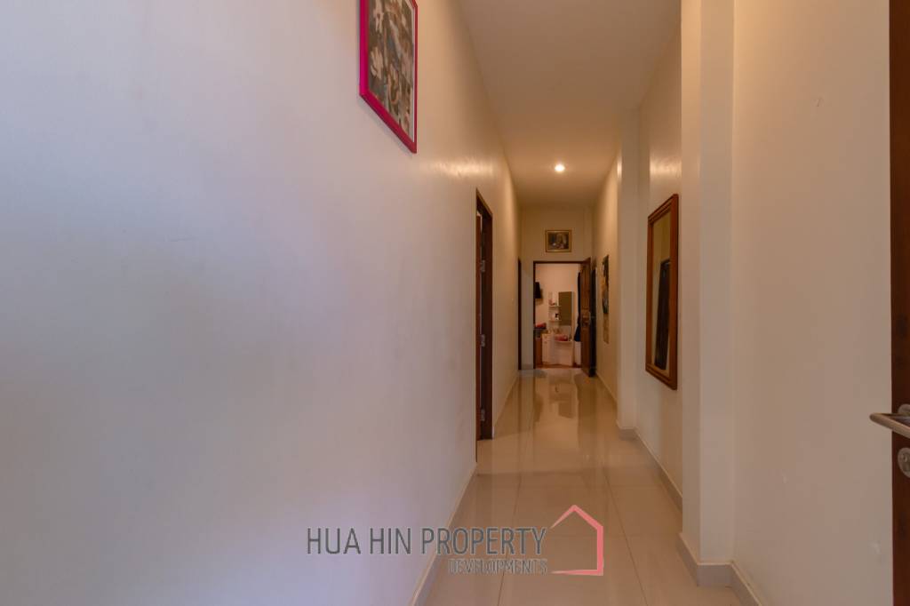 HOUSE + RESTAURANT FOR SALE : 4 bed on good location