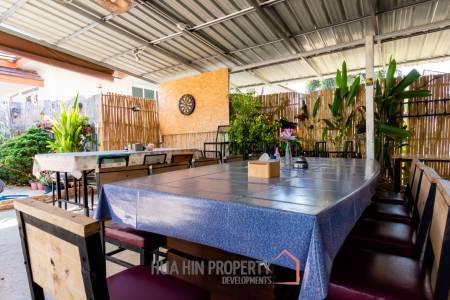 HOUSE + RESTAURANT FOR SALE : 4 bed on good location