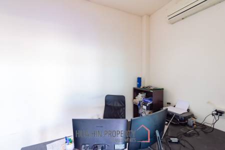 HOUSE + RESTAURANT FOR SALE : 4 bed on good location