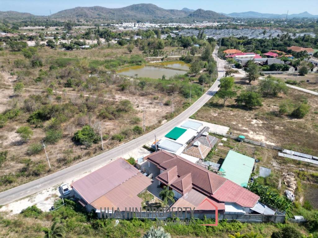 HOUSE + RESTAURANT FOR SALE : 4 bed on good location