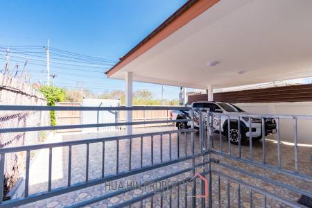 HOUSE + RESTAURANT FOR SALE : 4 bed on good location