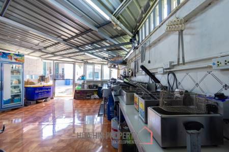 HOUSE + RESTAURANT FOR SALE : 4 bed on good location
