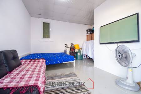 HOUSE + RESTAURANT FOR SALE : 4 bed on good location