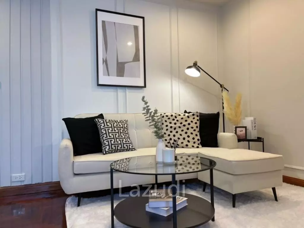 1 Bed 2 Bath 65 SQ.M Phayathai Plaza