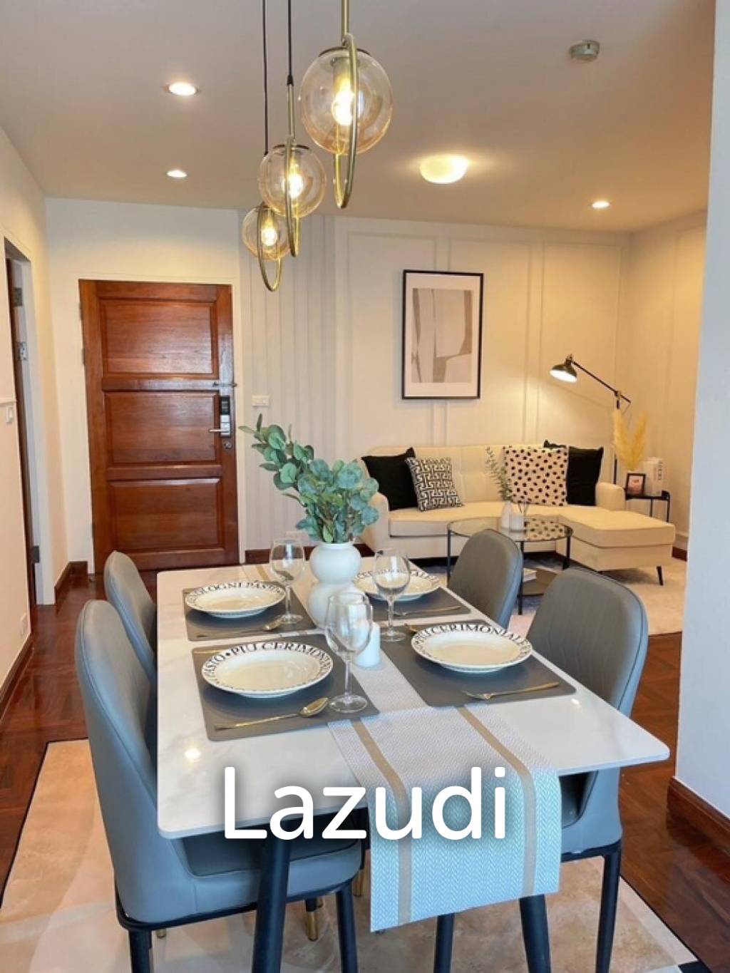 1 Bed 2 Bath 65 SQ.M Phayathai Plaza