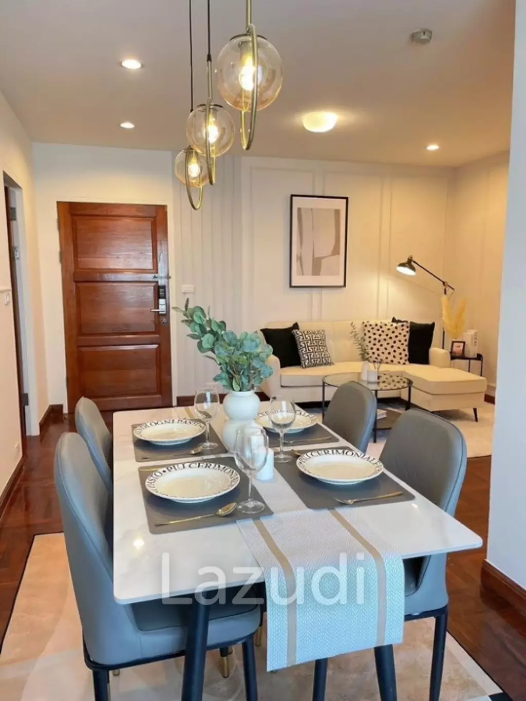 1 Bed 2 Bath 65 SQ.M Phayathai Plaza