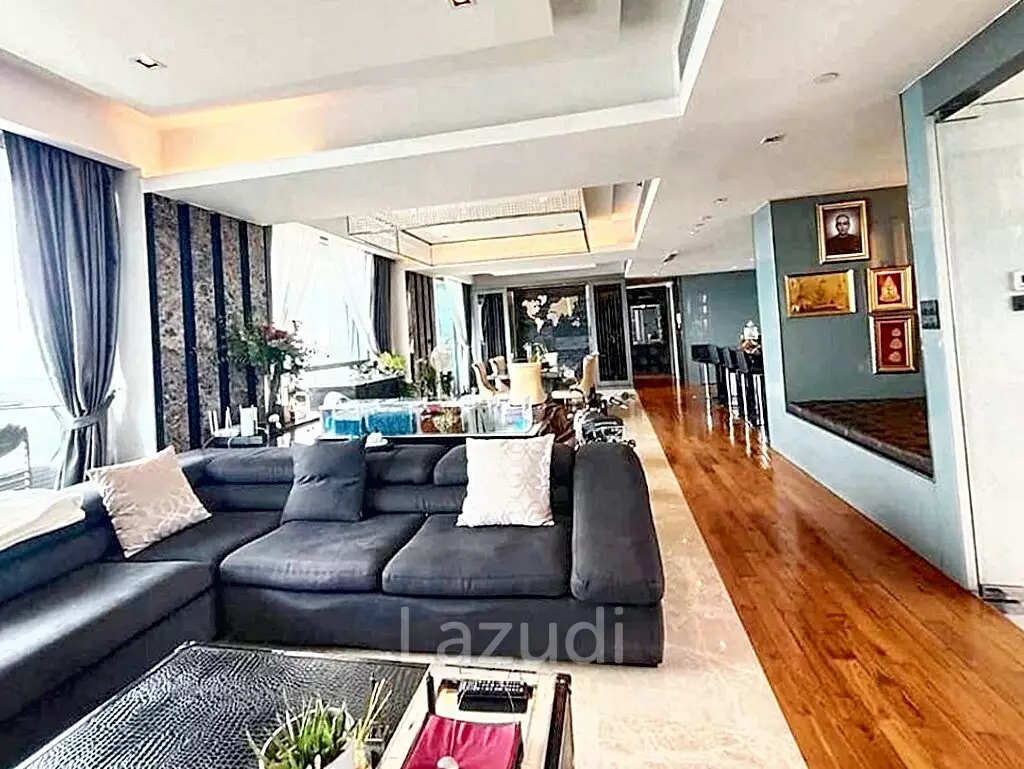 3 Bedrooms 5 Bathrooms 243 SQ.M The Pano
