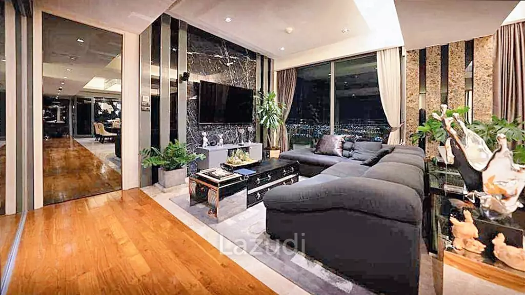 3 Bedrooms 5 Bathrooms 243 SQ.M The Pano