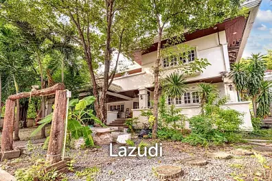 5 Bed 5 Bath 2,483 SQ.M House with land Soi Chaloem Phrakiat 62