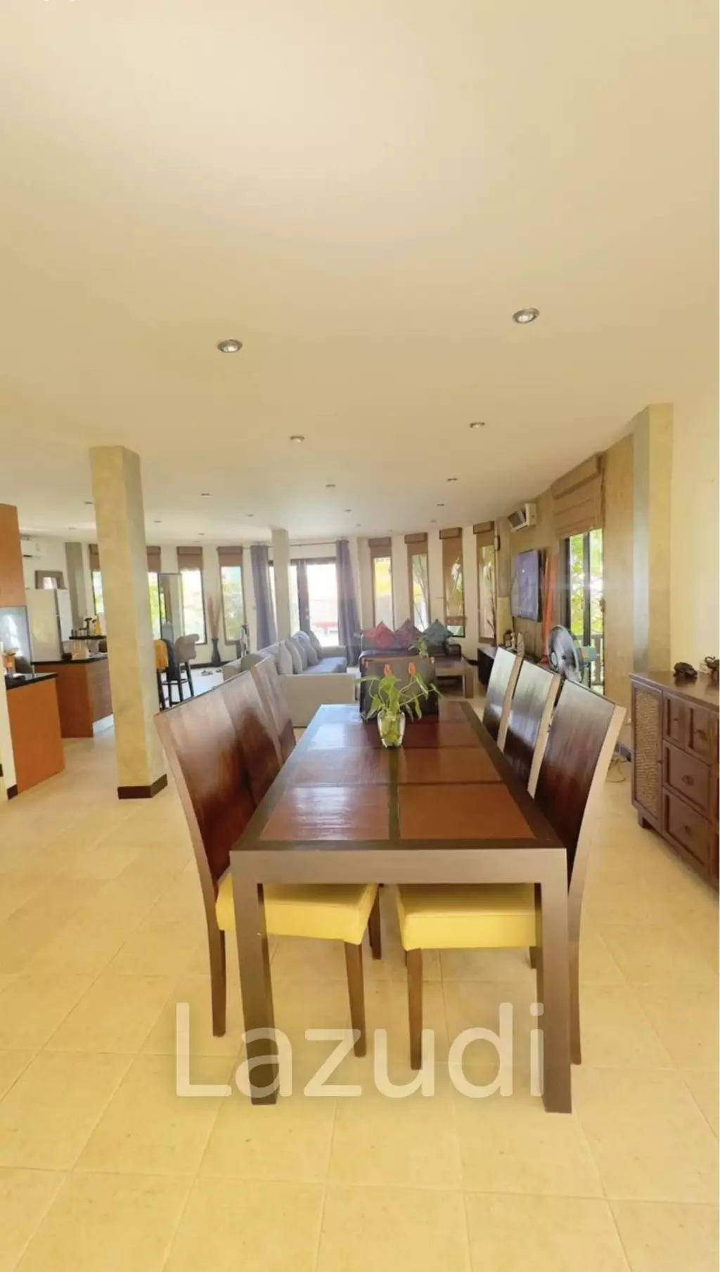 House For Sale Located in Bangrak Koh Samui