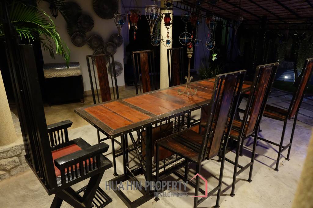 6 Bedroom Luxury Private Secure Villa For Sale