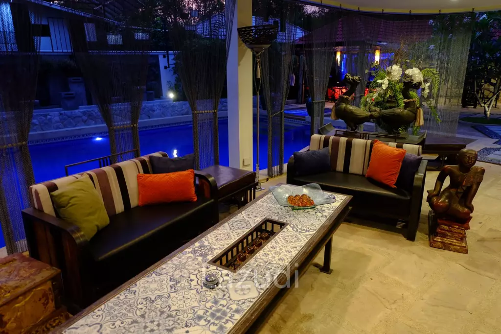 6 Bedroom Luxury Private Secure Villa For Sale