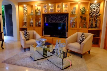 6 Bedroom Luxury Private Secure Villa For Sale