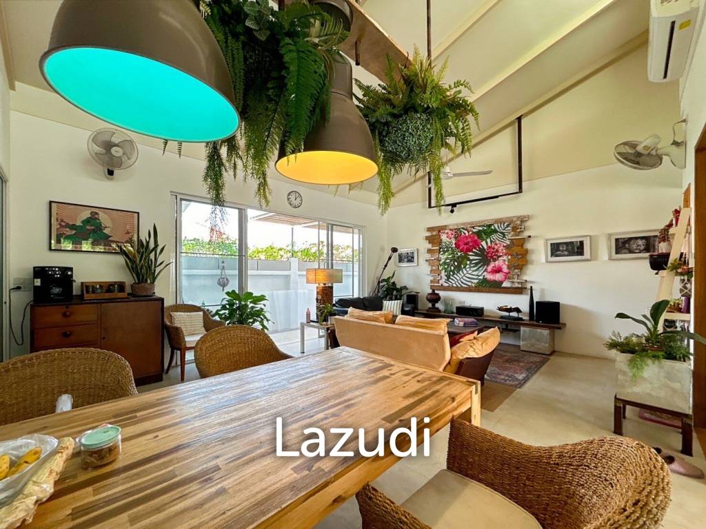 2 Bedrooms House with art gallery for sale
