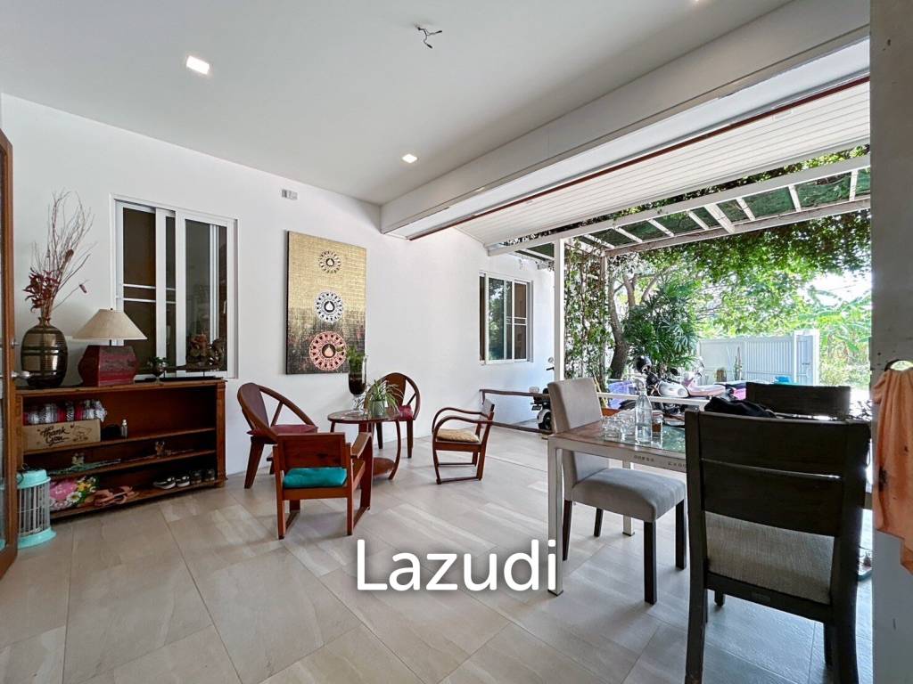 2 Bedrooms House with art gallery for sale