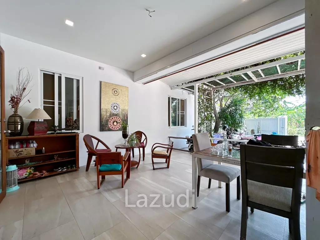 2 Bedrooms House with art gallery for sale