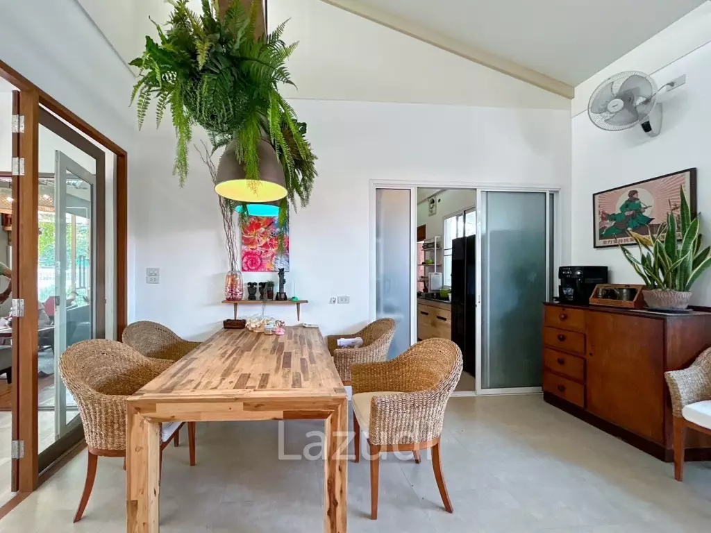 2 Bedrooms House with art gallery for sale