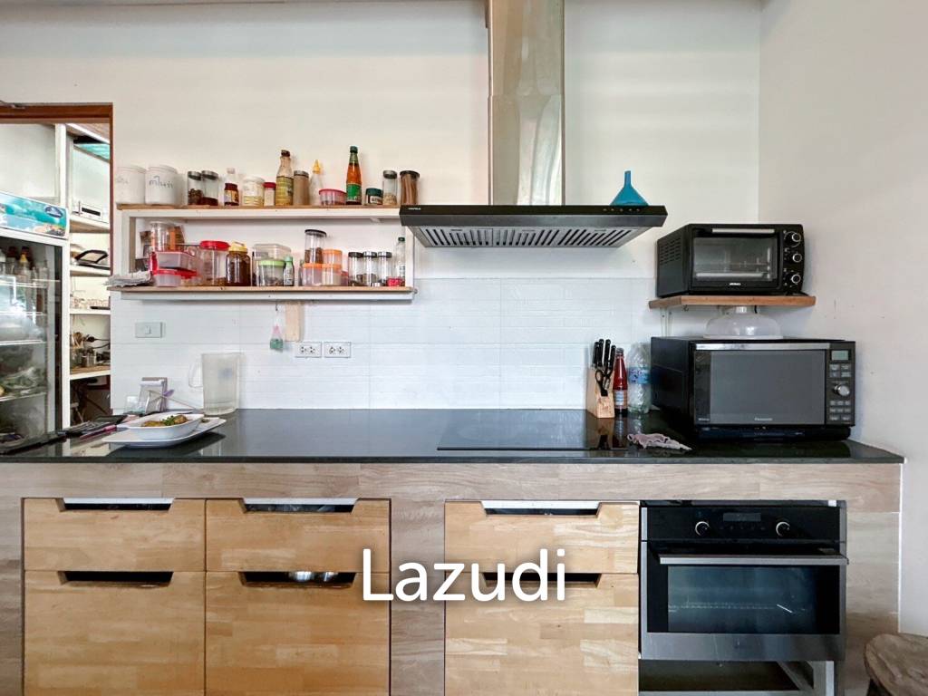 2 Bedrooms House with art gallery for sale