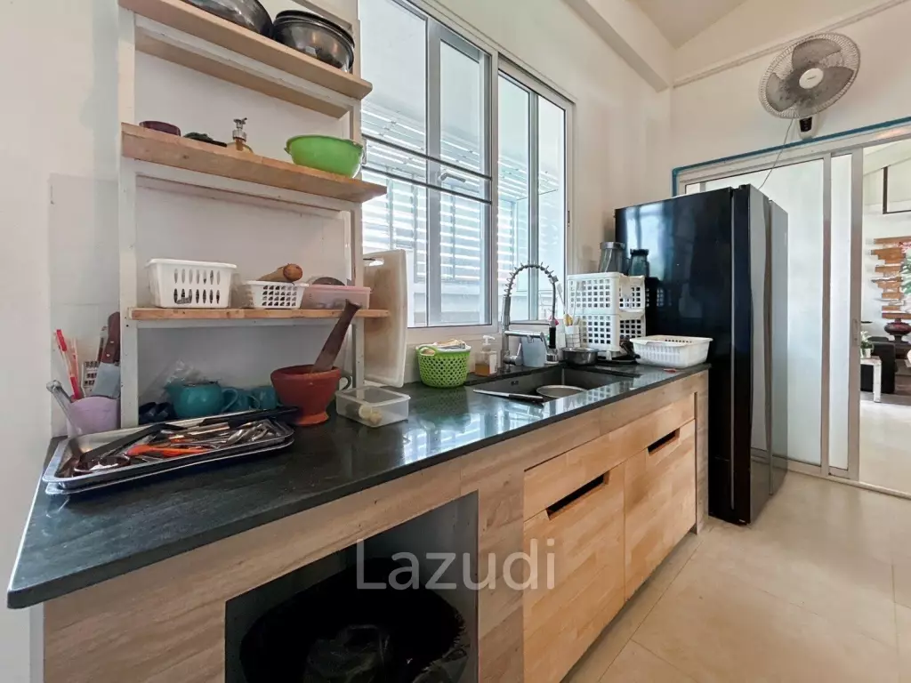 2 Bedrooms House with art gallery for sale