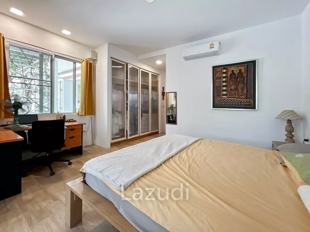 2 Bedrooms House with art gallery for sale