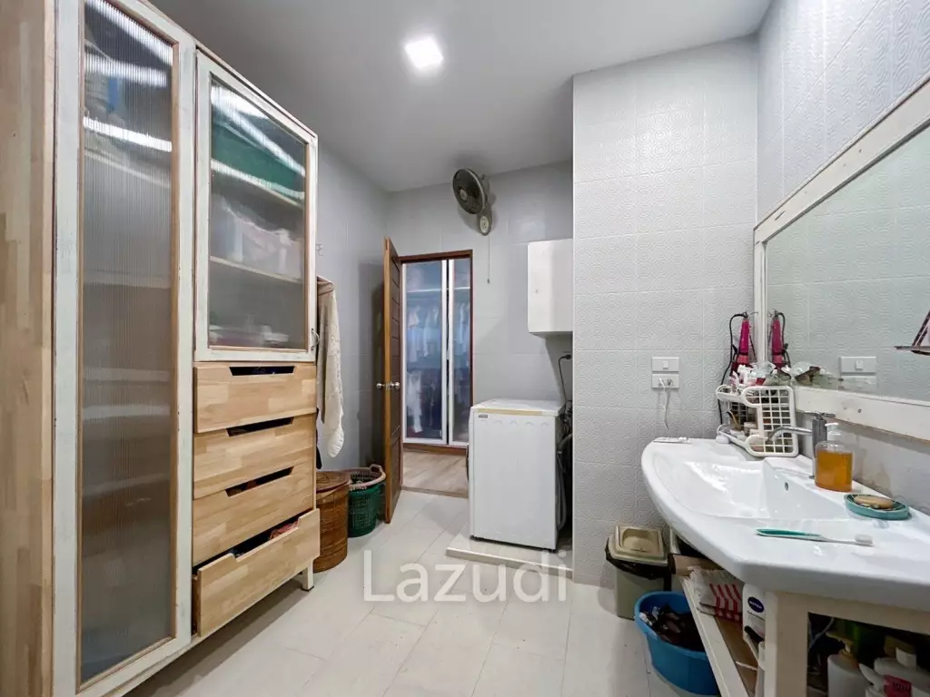 2 Bedrooms House with art gallery for sale