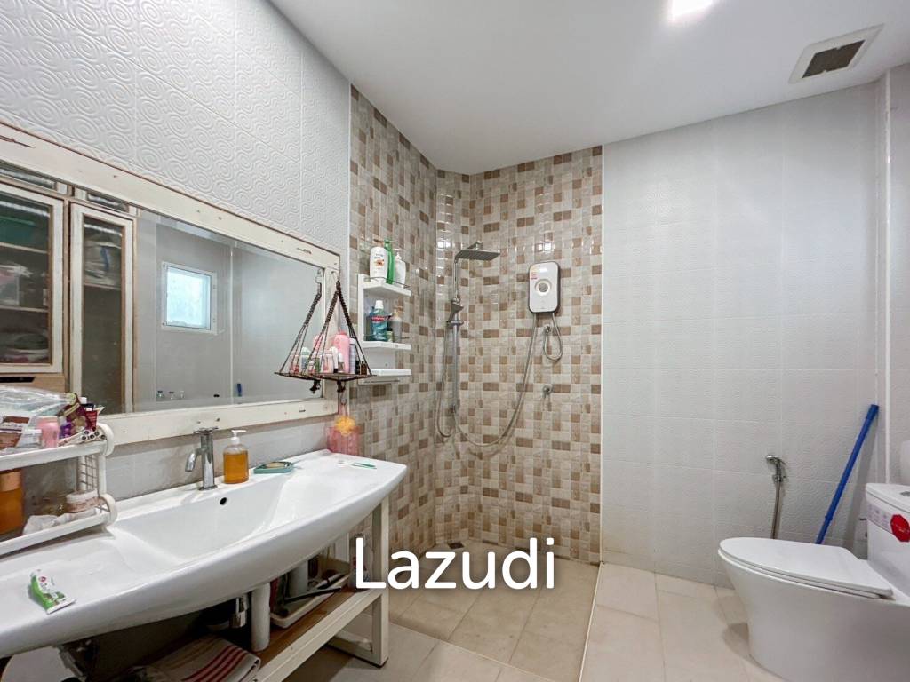 2 Bedrooms House with art gallery for sale