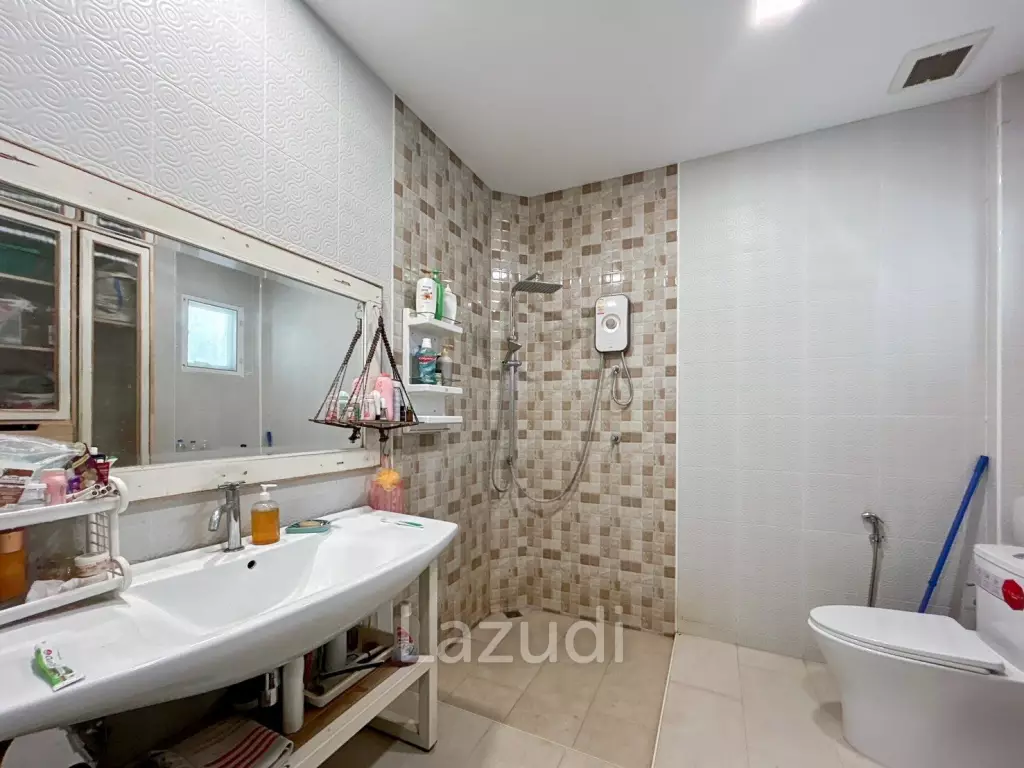 2 Bedrooms House with art gallery for sale