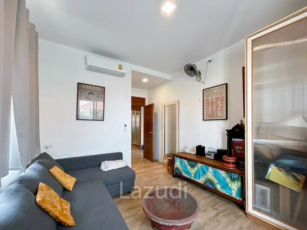 2 Bedrooms House with art gallery for sale