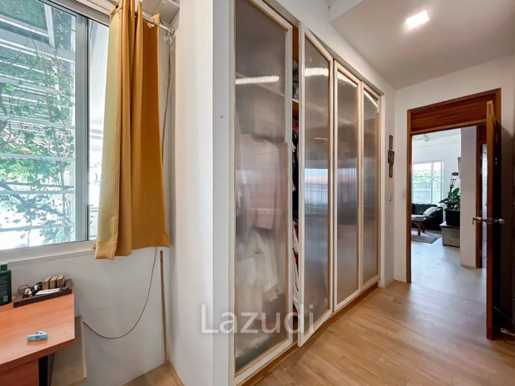 2 Bedrooms House with art gallery for sale