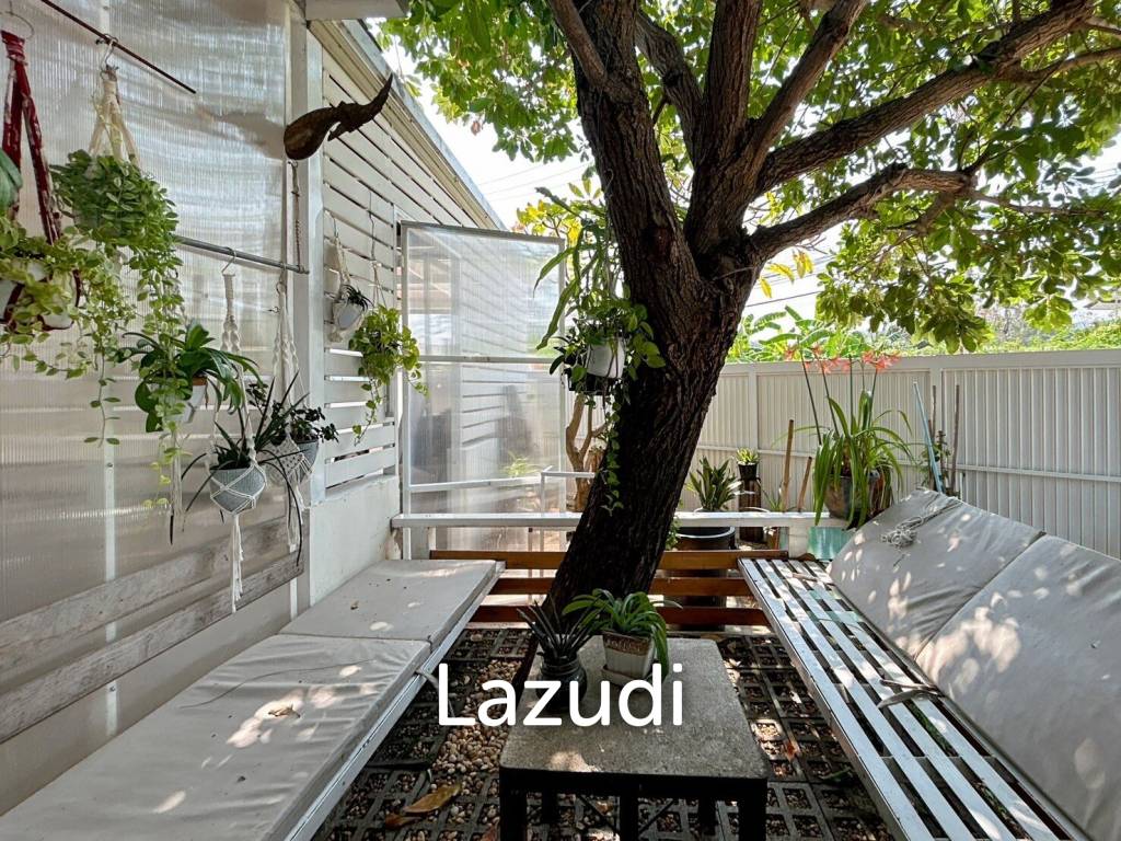 2 Bedrooms House with art gallery for sale