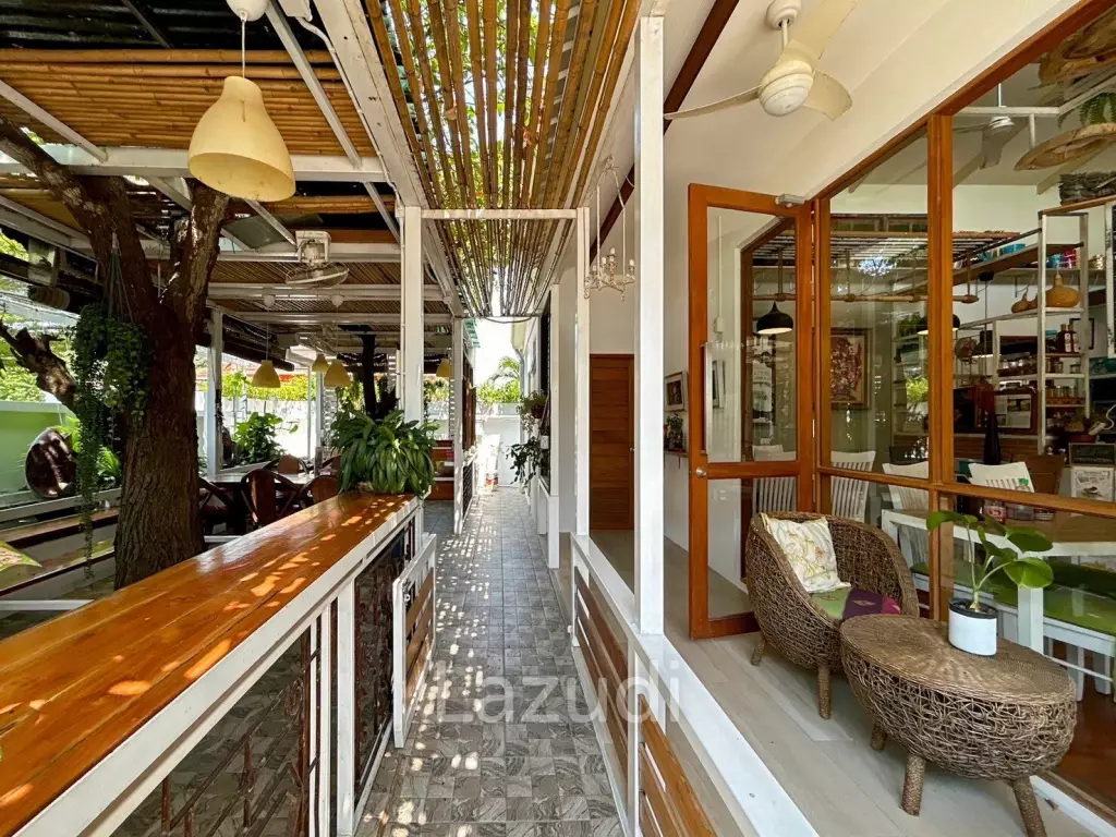 2 Bedrooms House with art gallery for sale