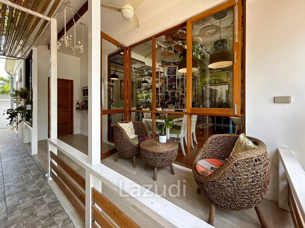 2 Bedrooms House with art gallery for sale