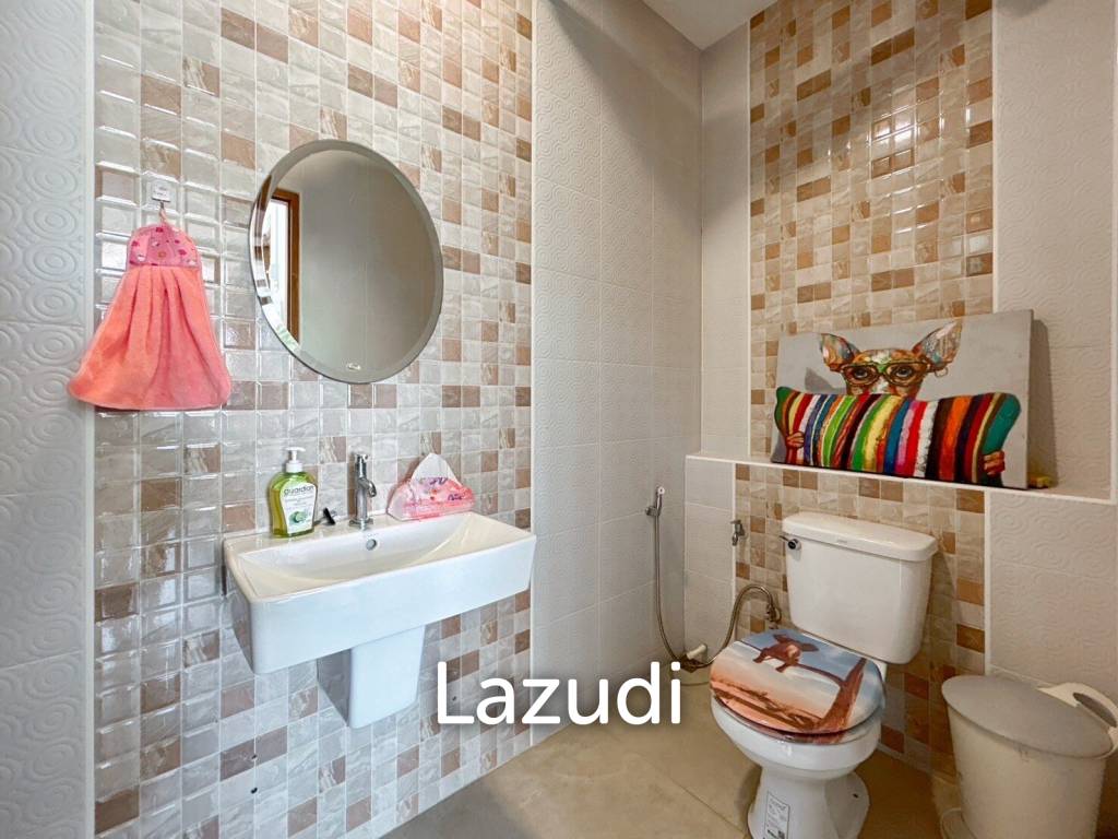 2 Bedrooms House with art gallery for sale