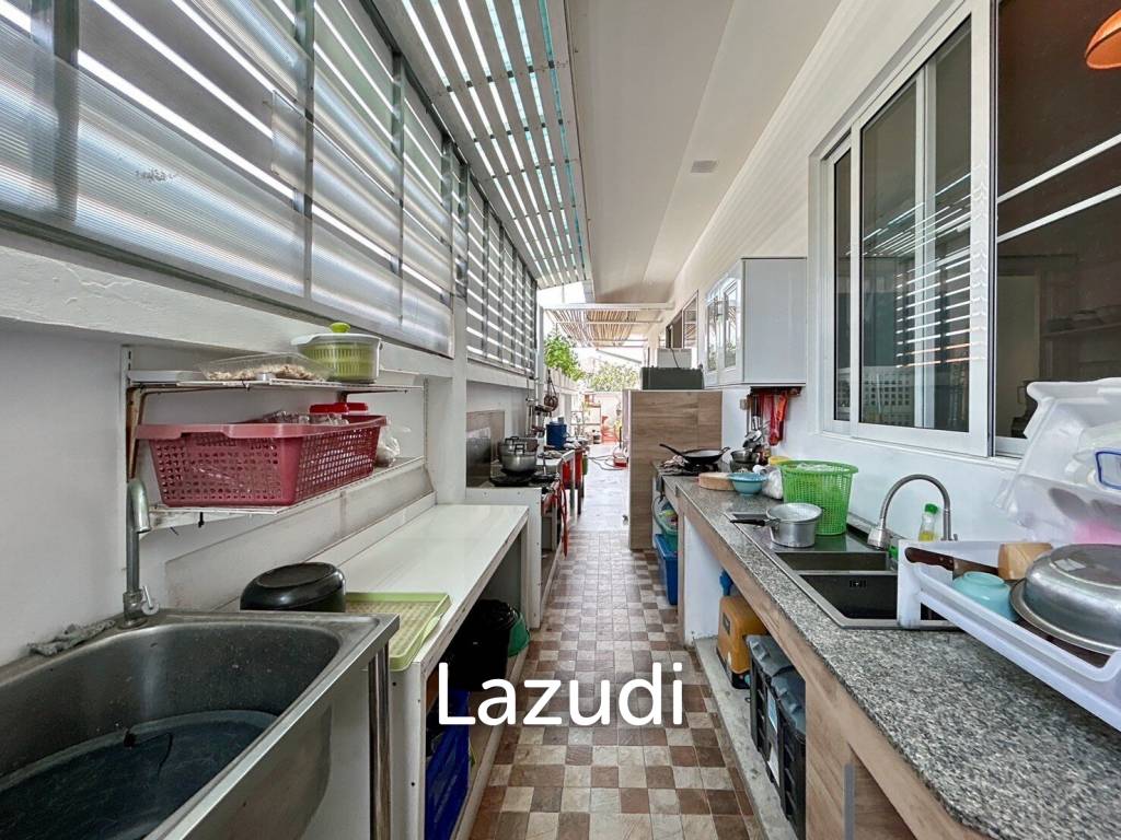 2 Bedrooms House with art gallery for sale