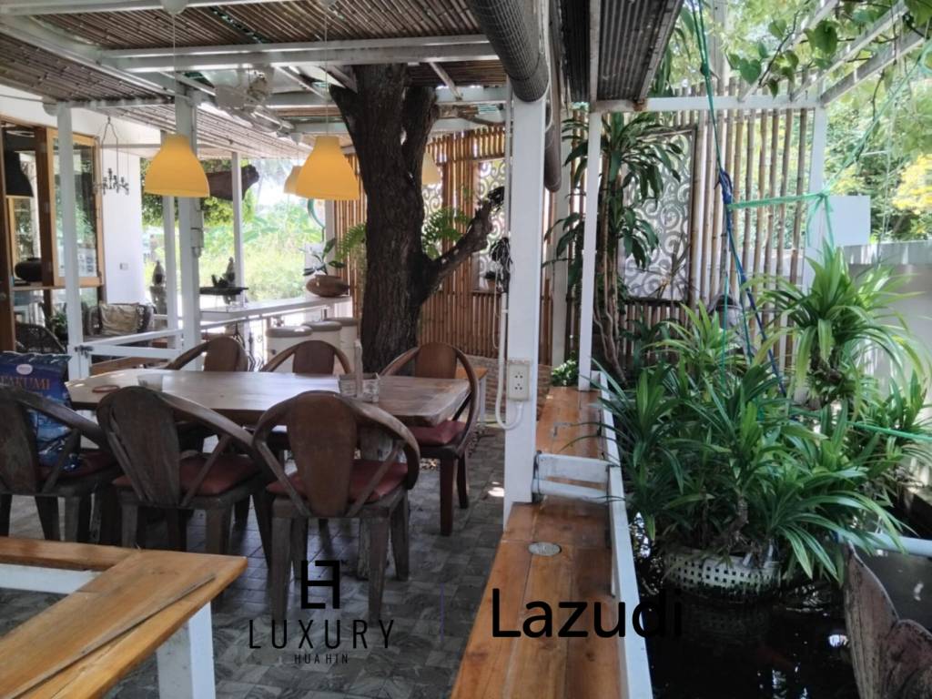 2 Bedrooms House with art gallery for sale